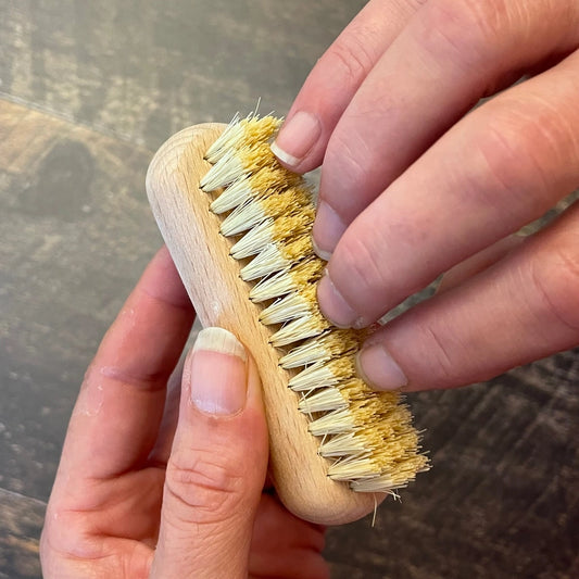 Eco Loco - Wooden Nail Brush - Natural Fibers