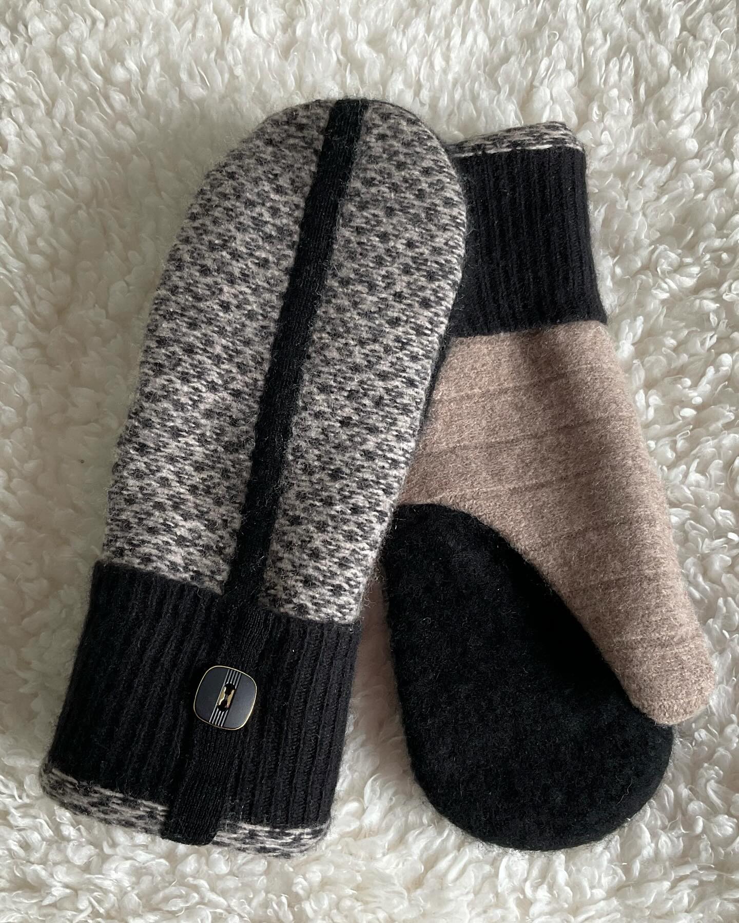 Maki Mittens Upcycled Woolen Mitts