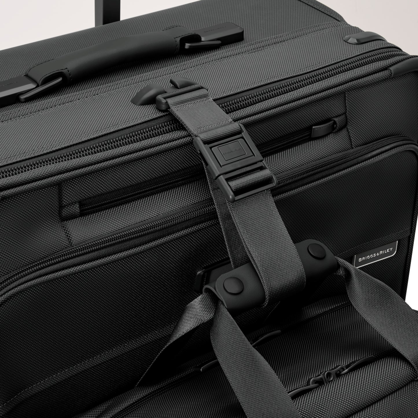 Briggs & Riley Baseline Medium Expandable Upright 2-Wheel