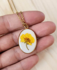 Velvet Snow - Oval Pendant Necklaces