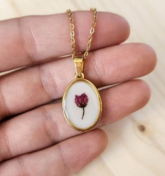 Velvet Snow - Oval Pendant Necklaces