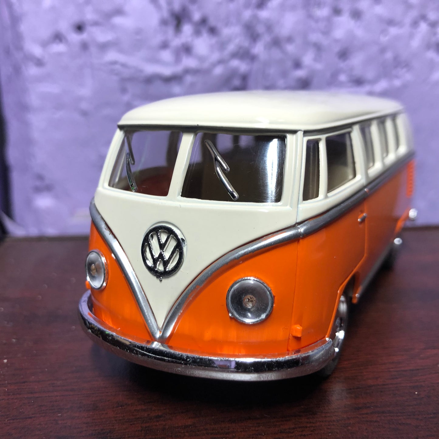 Volkswagon Die Cast Pull Back Vehicle