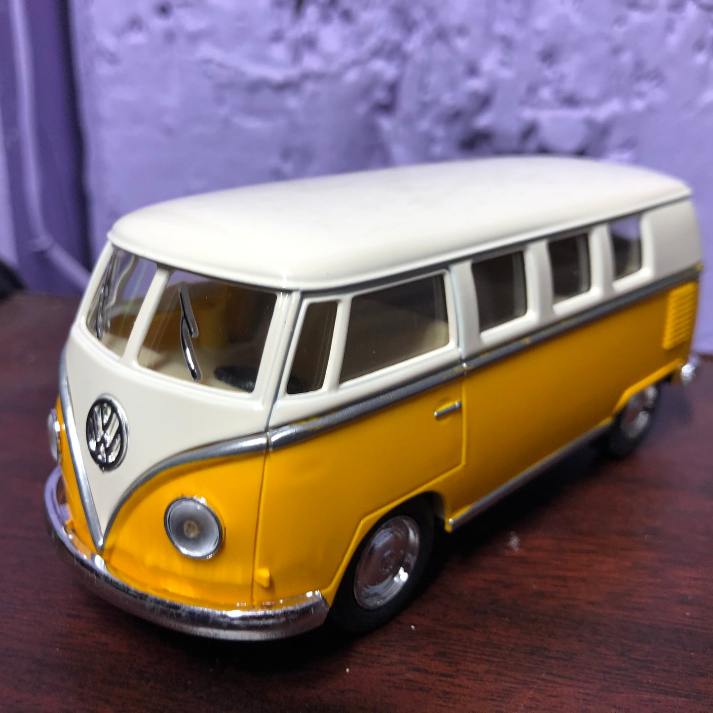 Volkswagon Die Cast Pull Back Vehicle