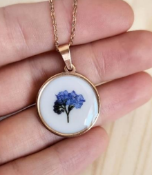 Velvet Snow - Round Pendant Necklaces