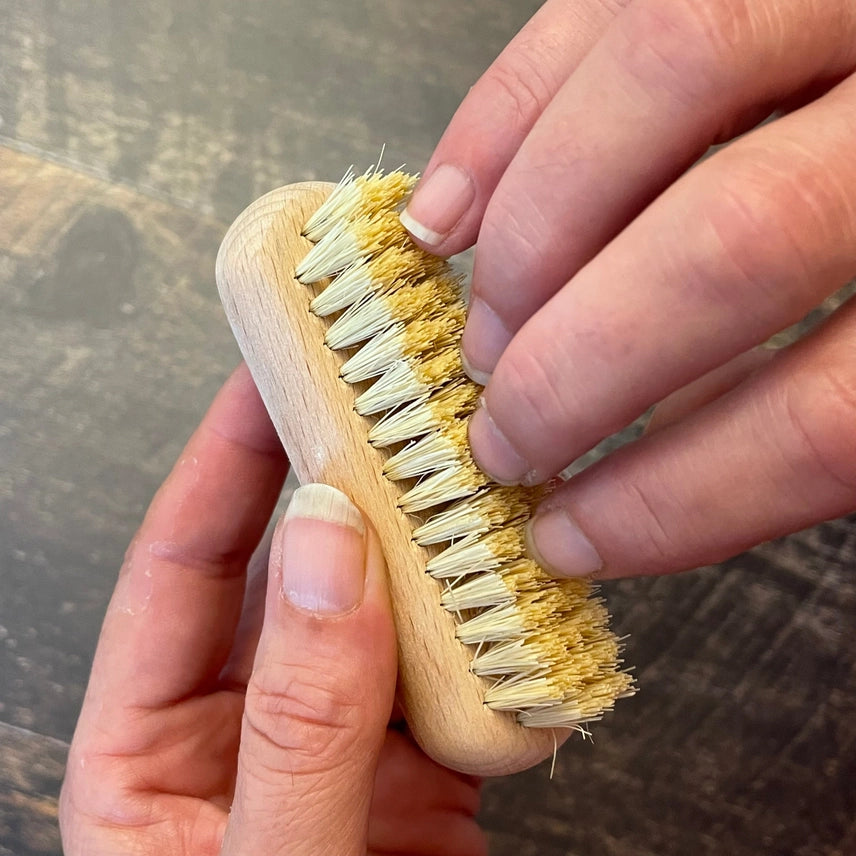 Eco Loco - Wooden Nail Brush - Natural Fibers