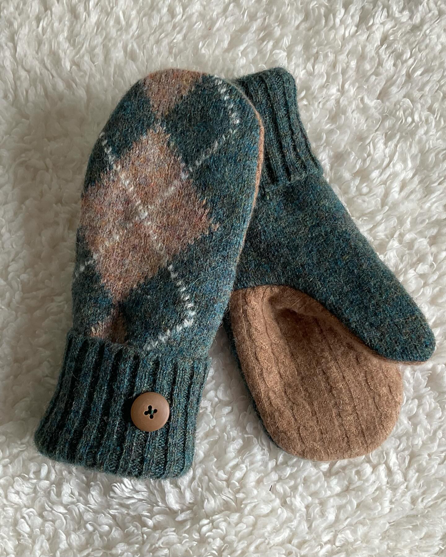 Maki Mittens Upcycled Woolen Mitts