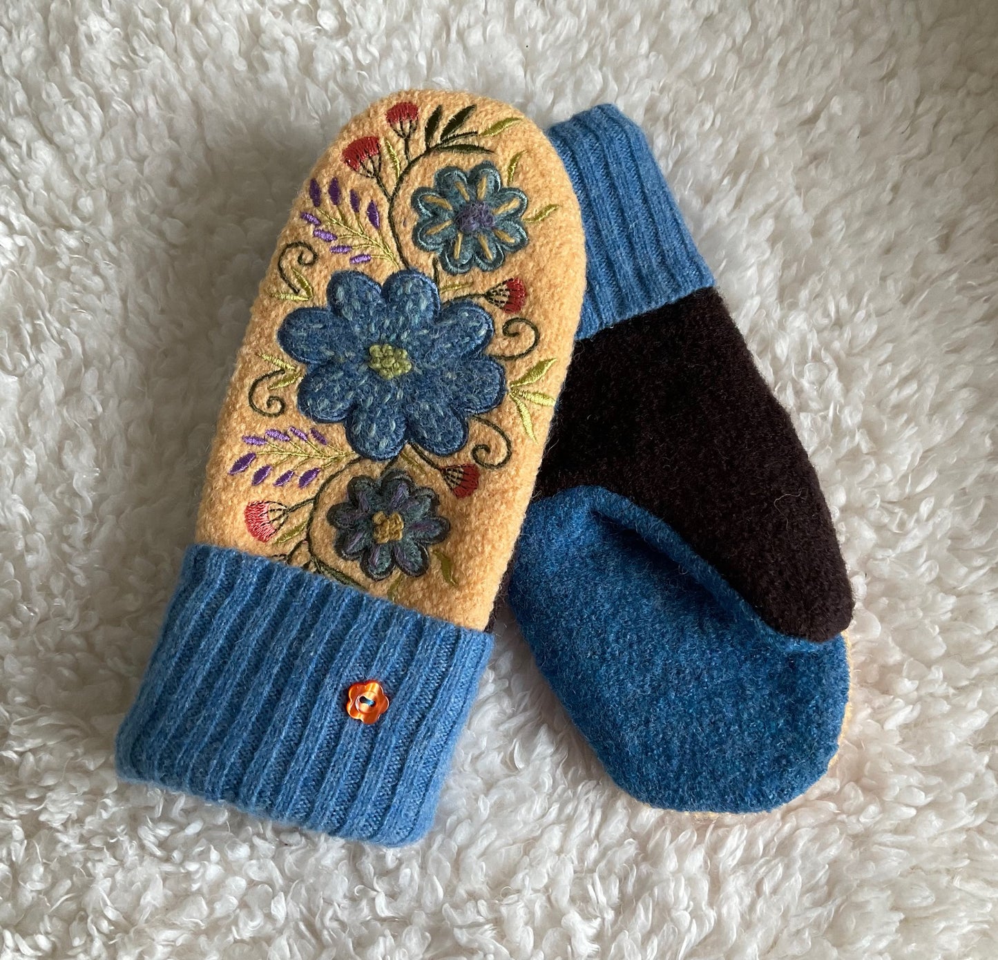 Maki Mittens Upcycled Woolen Mitts