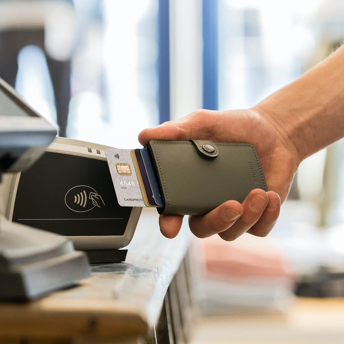 Shop All Luggage, Bags + Packs – The Bee's Knees & The Travel Bug